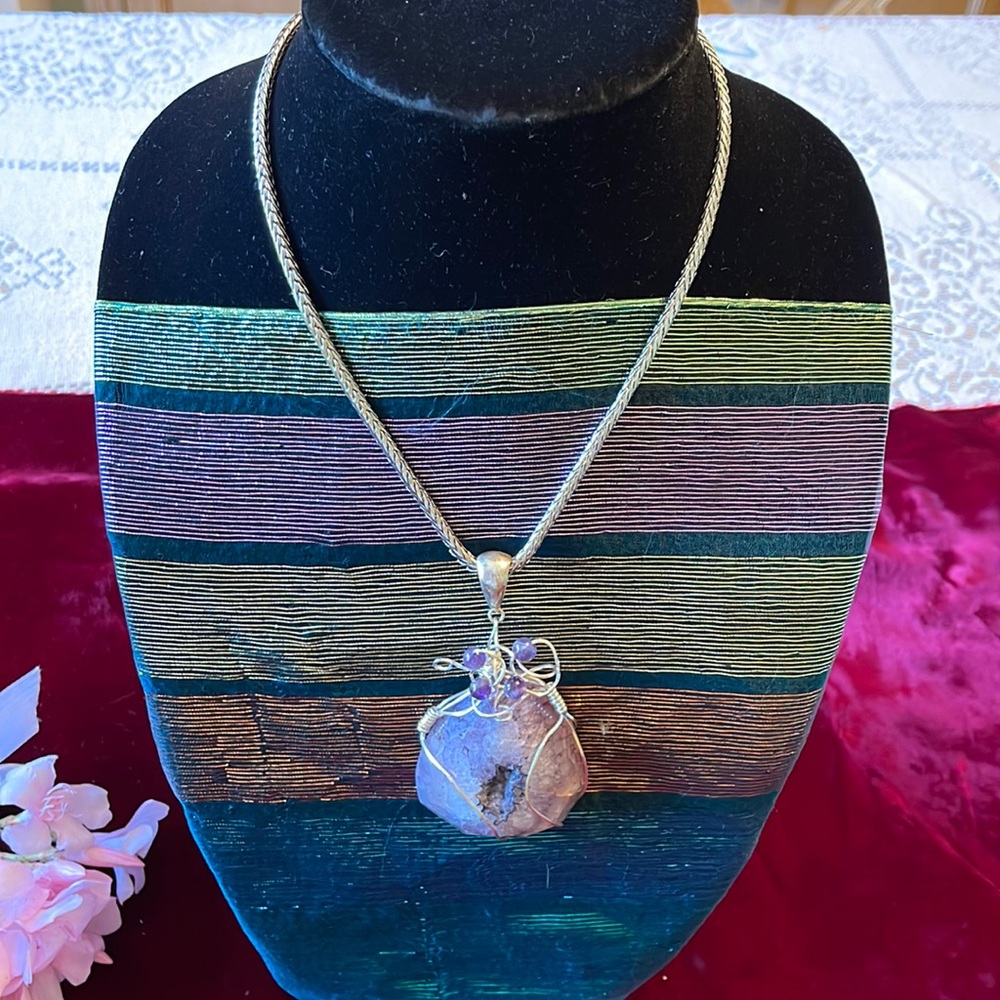 🌺 STUNNING & RARE - Designer Amethyst/Quartz/Agate Necklace w/Silver Hardware!